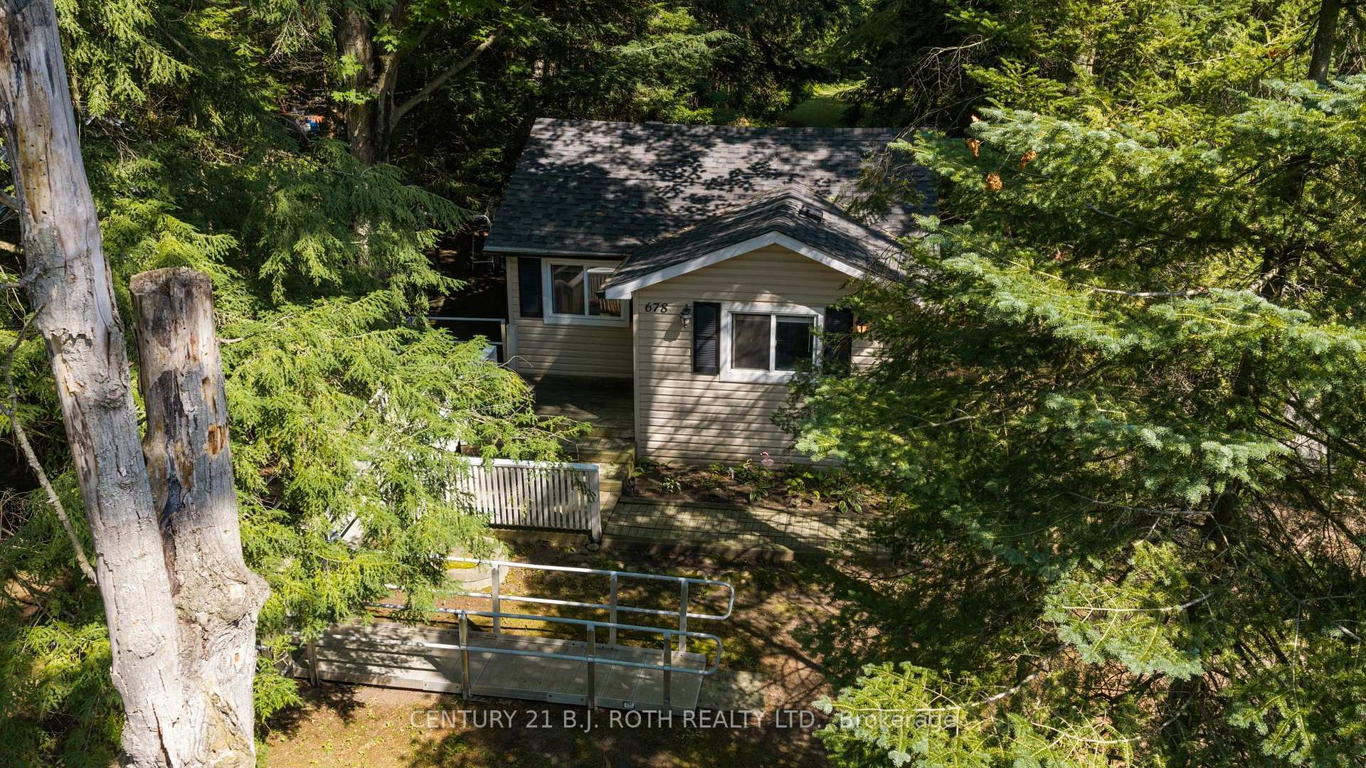 Photo 26 of 678 Pinegrove Avenue, Innisfil, Rural Innisfil — HOMEH