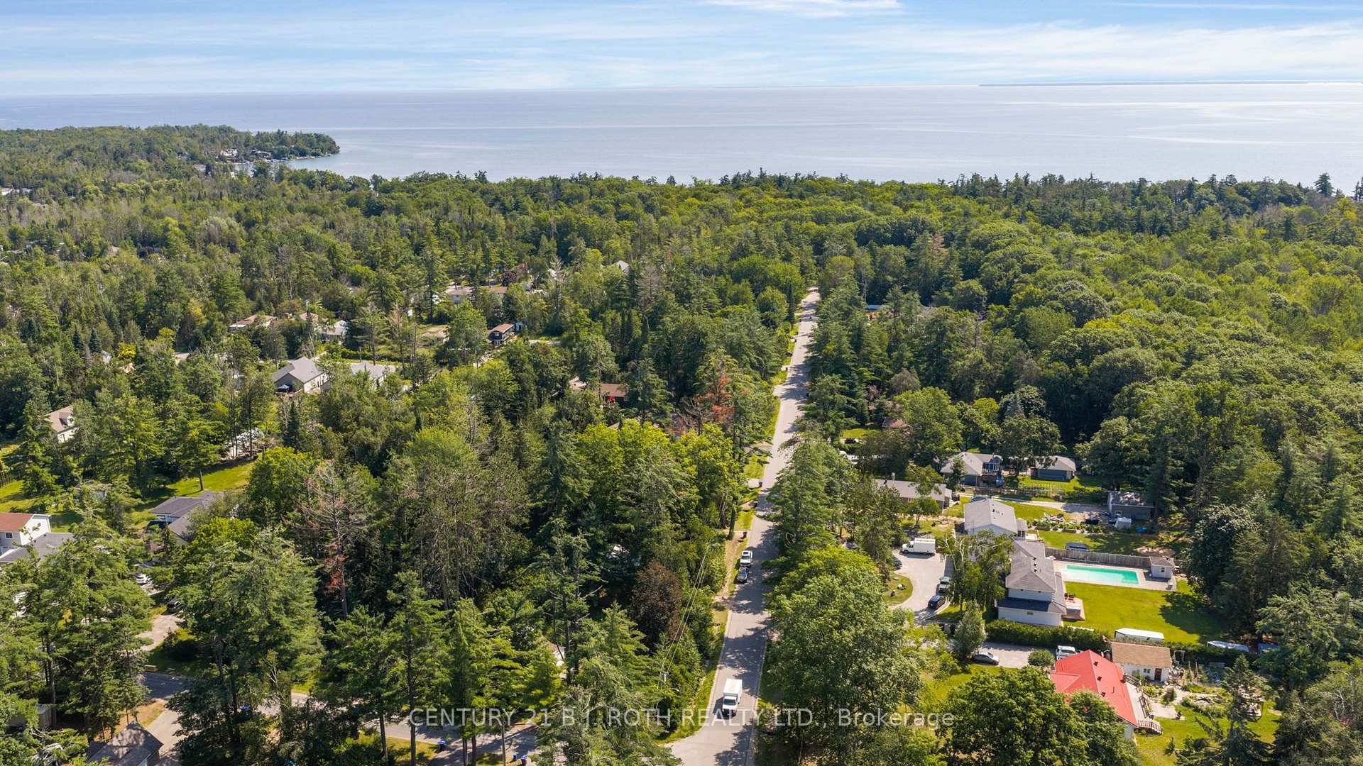 Photo 27 of 678 Pinegrove Avenue, Innisfil, Rural Innisfil — HOMEH