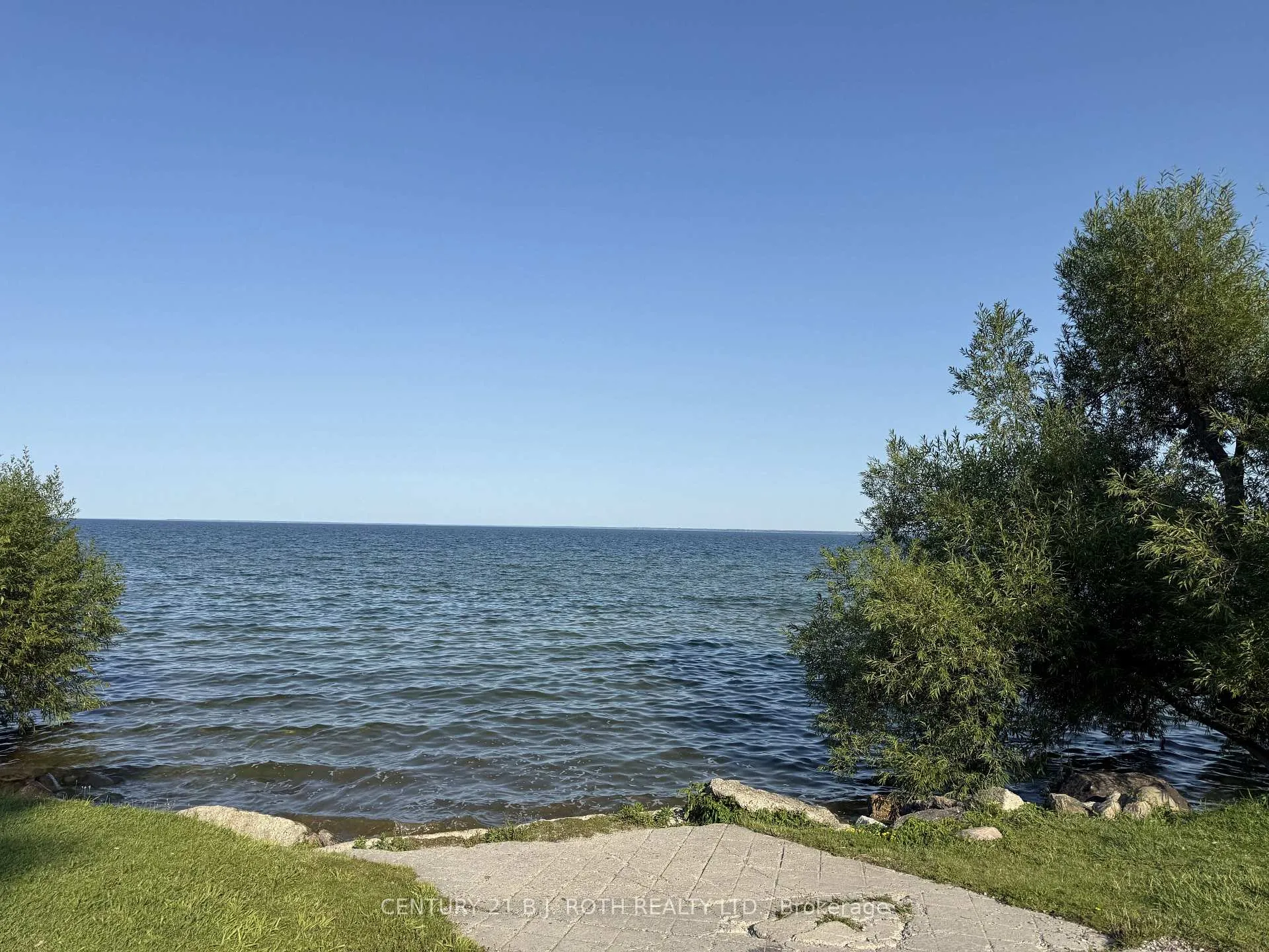 Photo 31 of 678 Pinegrove Avenue, Innisfil, Rural Innisfil — HOMEH