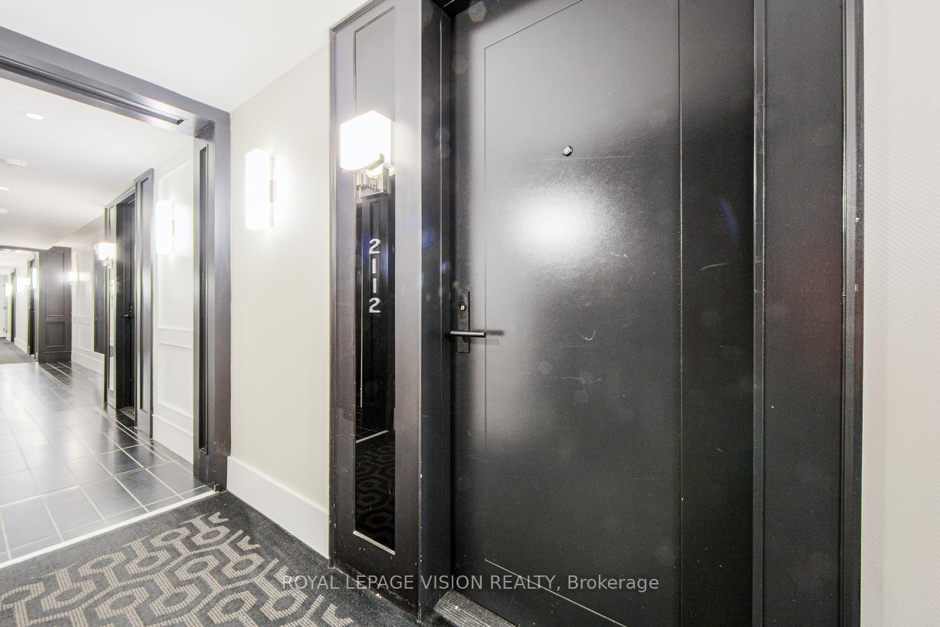 Photo 6 of Unit 2112, 955 Bay Street, Toronto, Bay Street Corridor — HOMEH
