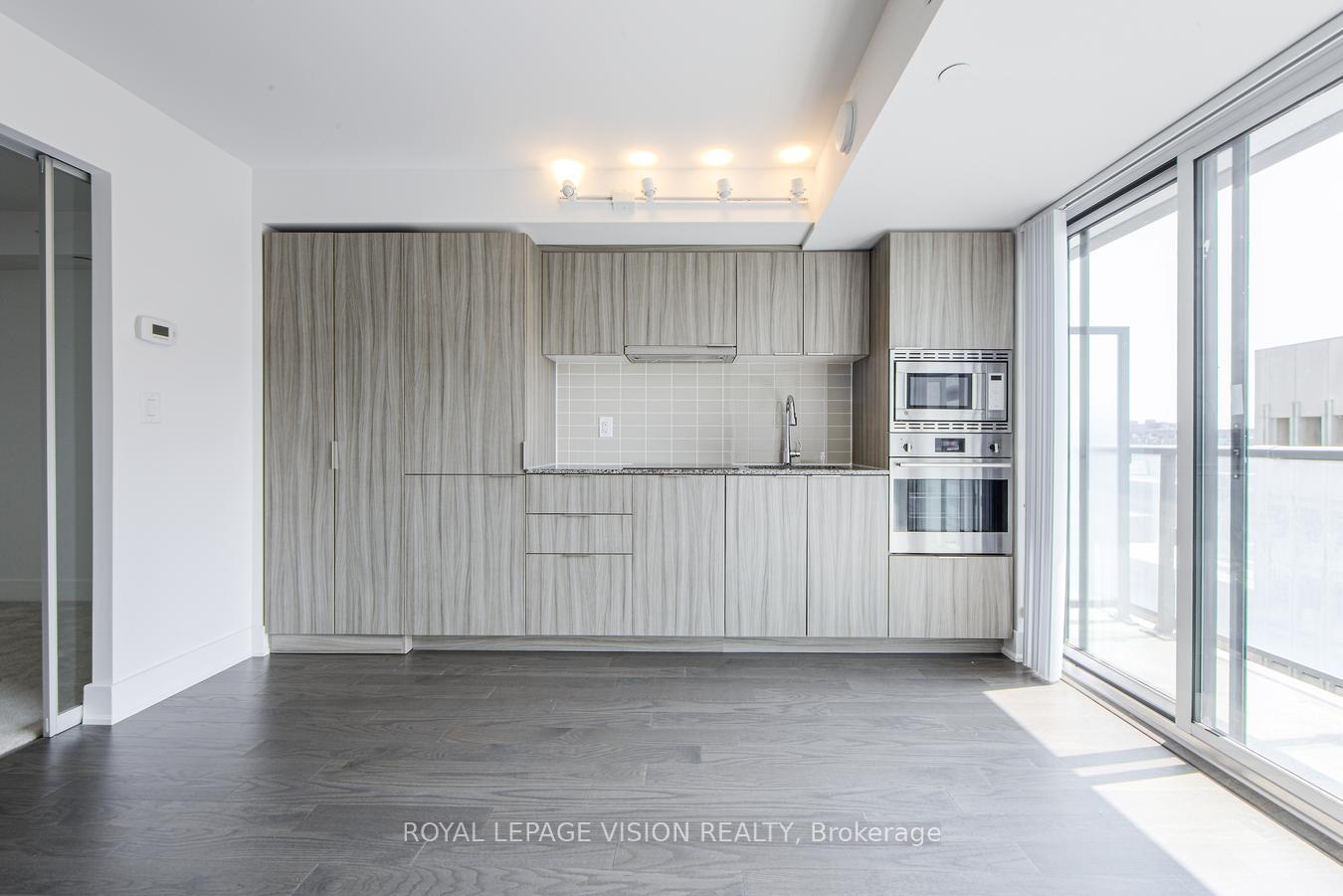 Photo 10 of Unit 2112, 955 Bay Street, Toronto, Bay Street Corridor — HOMEH