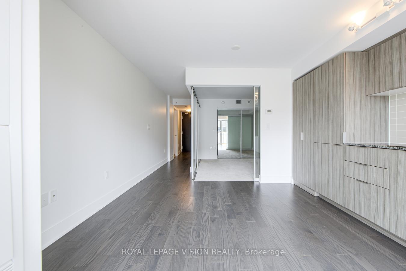 Photo 13 of Unit 2112, 955 Bay Street, Toronto, Bay Street Corridor — HOMEH