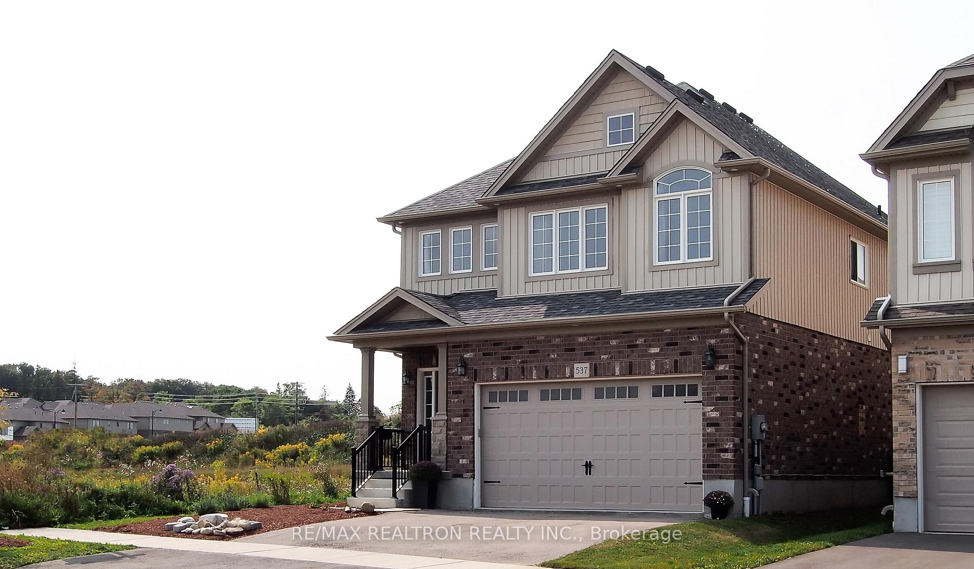 Photo 3 of 537 Sundew Drive, Waterloo, Columbia Forest/Clair Hills — HOMEH