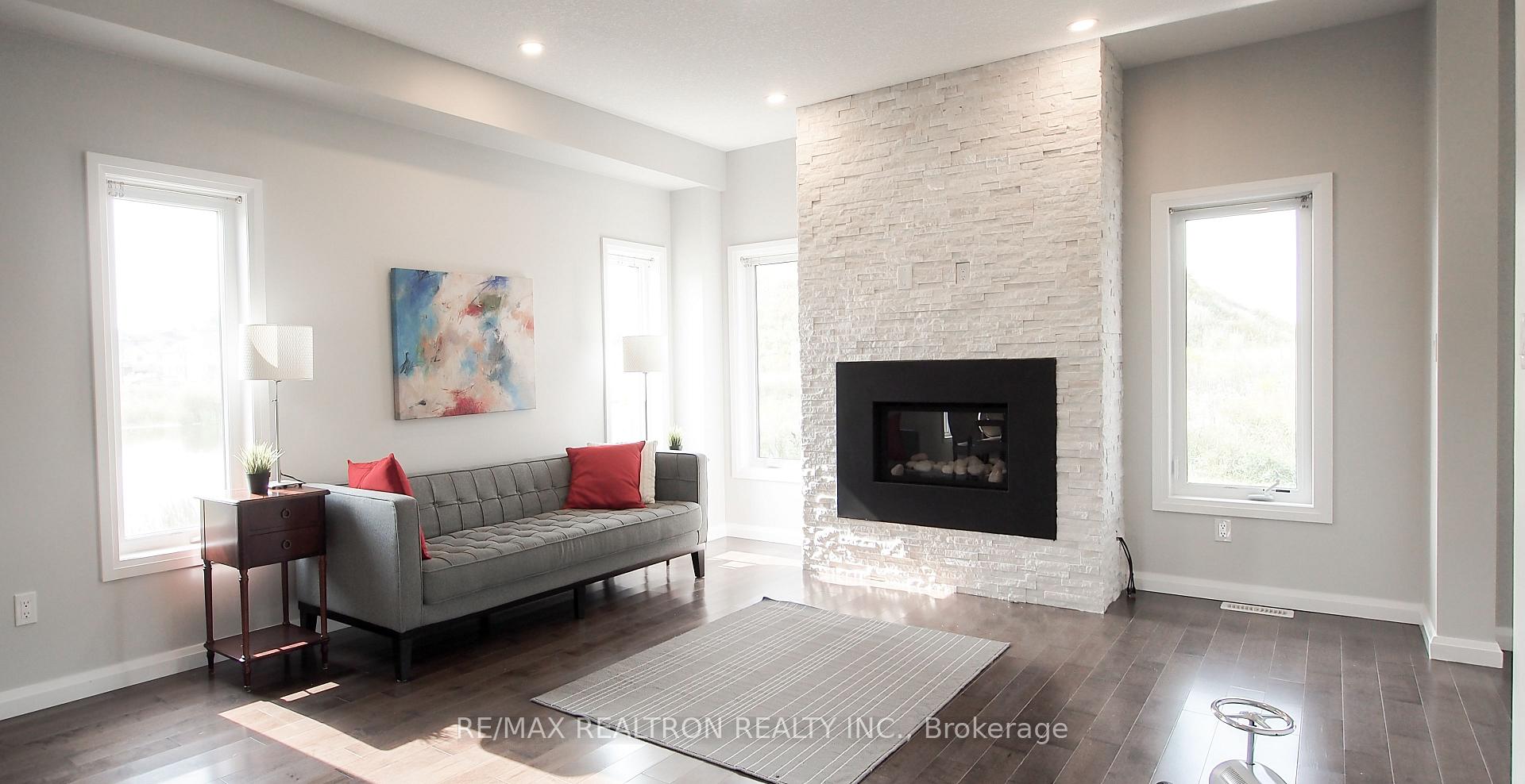Photo 11 of 537 Sundew Drive, Waterloo, Columbia Forest/Clair Hills — HOMEH