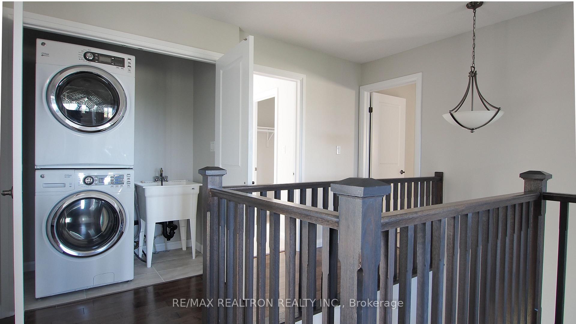 Photo 37 of 537 Sundew Drive, Waterloo, Columbia Forest/Clair Hills — HOMEH