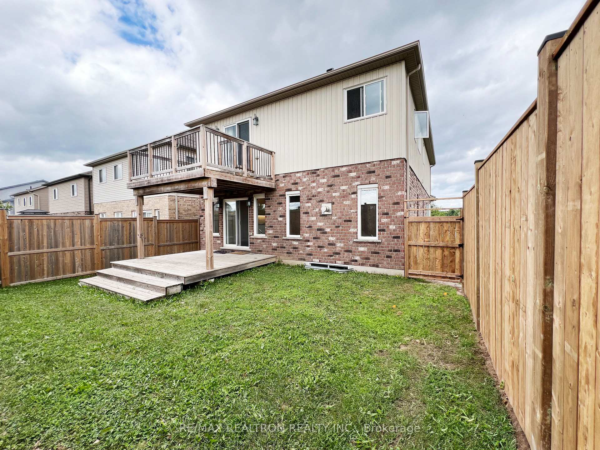 Photo 39 of 537 Sundew Drive, Waterloo, Columbia Forest/Clair Hills — HOMEH