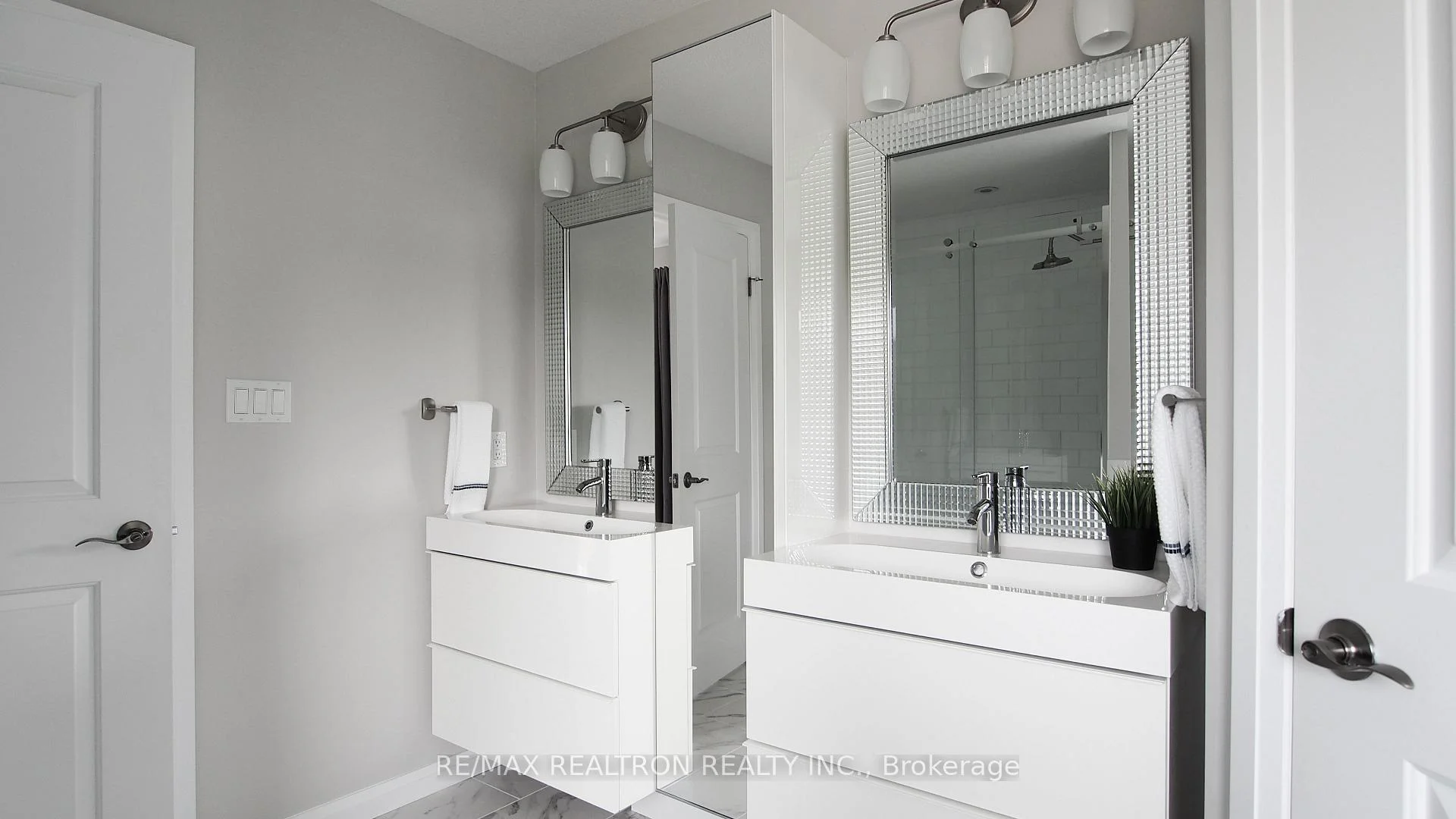 Photo 38 of 537 Sundew Drive, Waterloo, Columbia Forest/Clair Hills — HOMEH