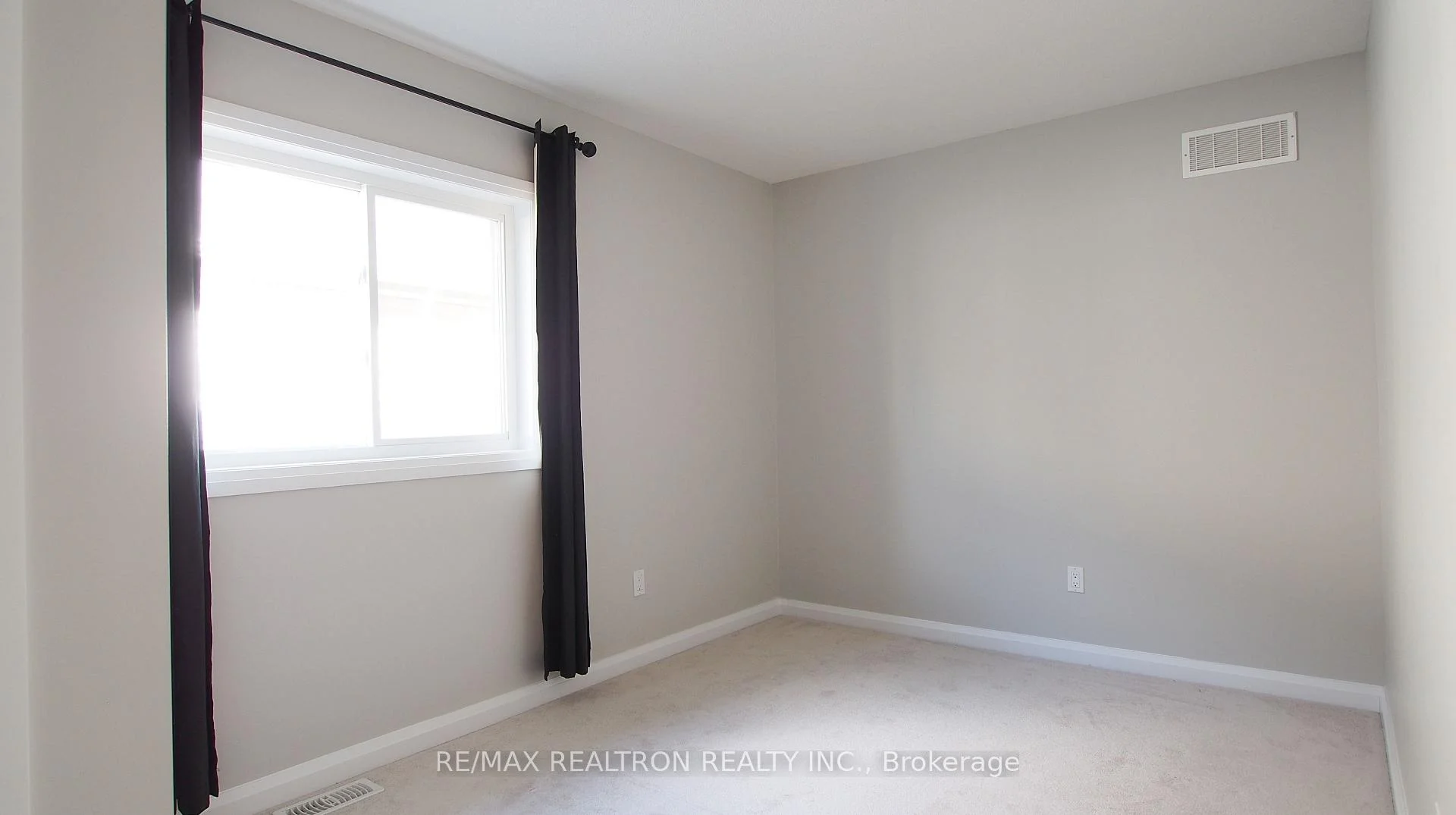 Photo 46 of 537 Sundew Drive, Waterloo, Columbia Forest/Clair Hills — HOMEH