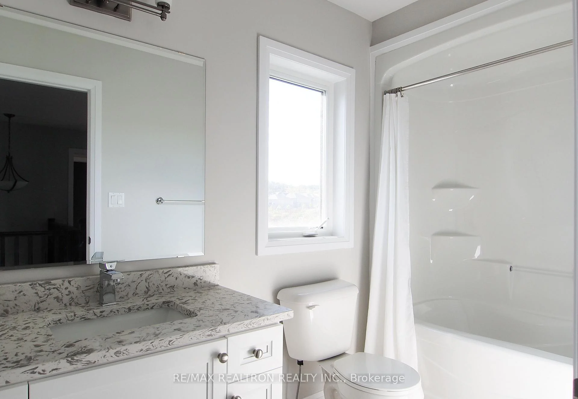 Photo 48 of 537 Sundew Drive, Waterloo, Columbia Forest/Clair Hills — HOMEH