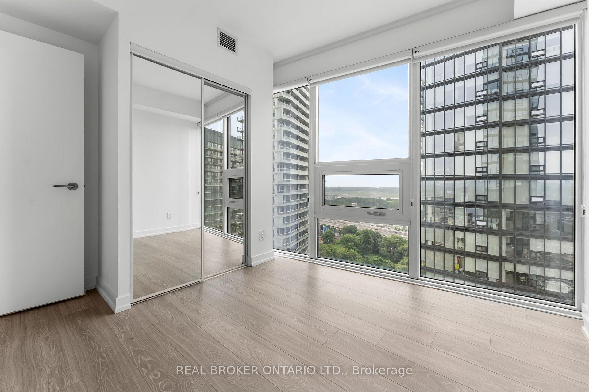 Photo 8 of Unit 2206, 19 Western Battery Road, Toronto, Niagara — HOMEH