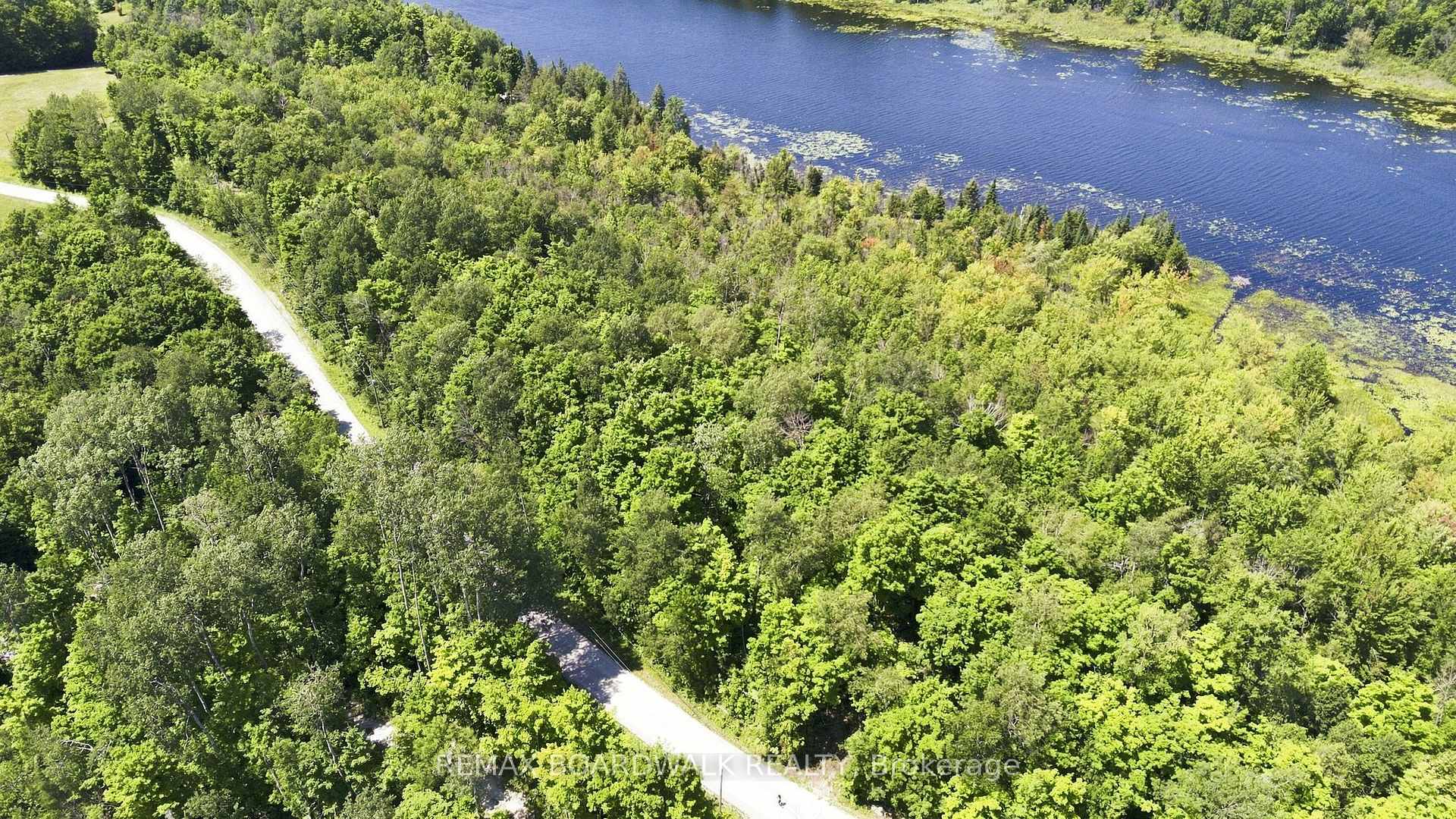 Photo 8 of 1116 Ennis Road, Tay Valley, Bathurst/Burgess & Sherbrooke (Bathurst) Twp — HOMEH
