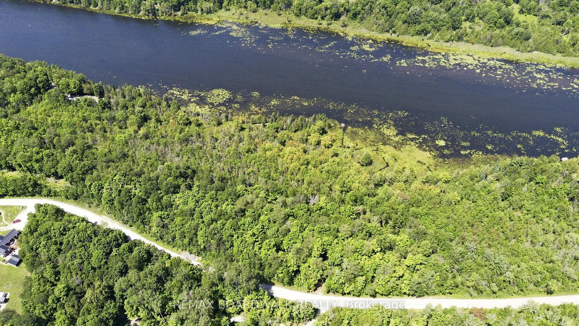 Photo 10 of 1116 Ennis Road, Tay Valley, Bathurst/Burgess & Sherbrooke (Bathurst) Twp — HOMEH