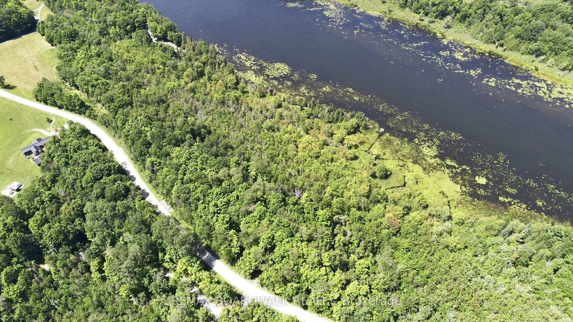 Photo 11 of 1116 Ennis Road, Tay Valley, Bathurst/Burgess & Sherbrooke (Bathurst) Twp — HOMEH