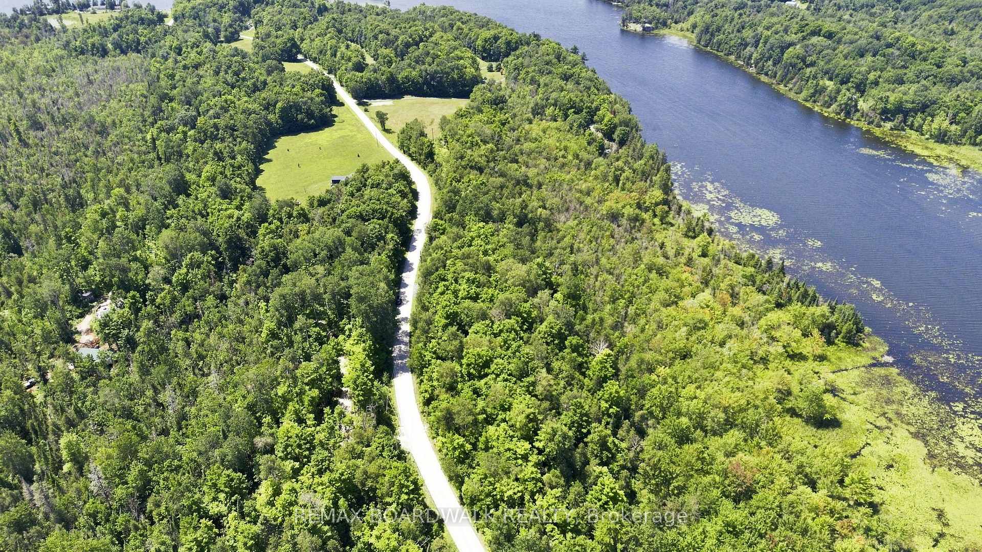 Photo 12 of 1116 Ennis Road, Tay Valley, Bathurst/Burgess & Sherbrooke (Bathurst) Twp — HOMEH