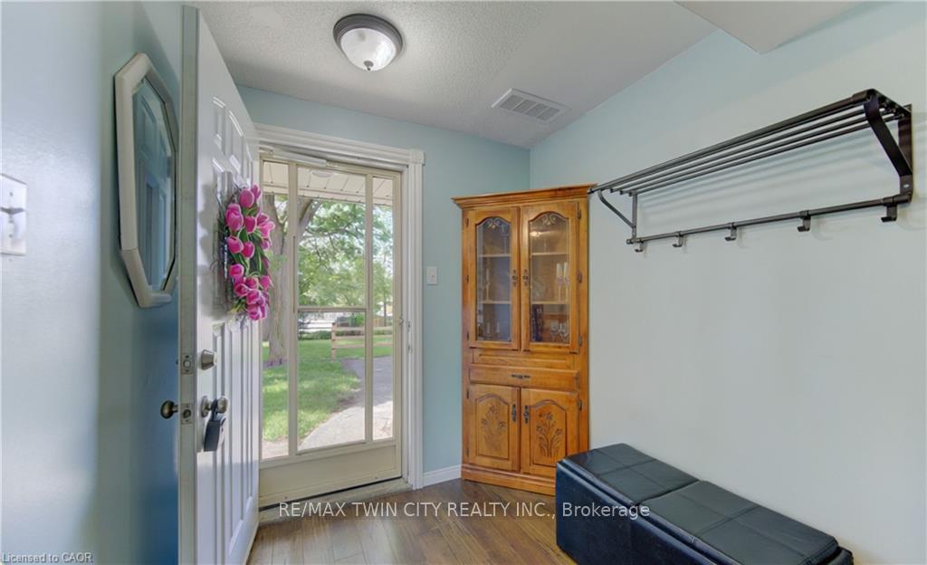 Photo 5 of Unit 22, 280 Thaler Avenue, Kitchener, Chicopee/Freeport — HOMEH