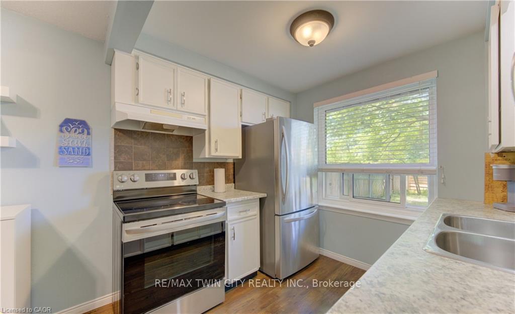 Photo 8 of Unit 22, 280 Thaler Avenue, Kitchener, Chicopee/Freeport — HOMEH