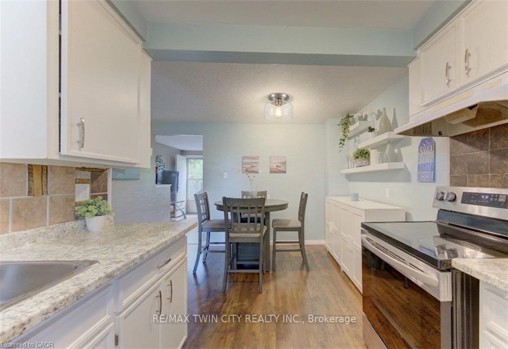 Photo 10 of Unit 22, 280 Thaler Avenue, Kitchener, Chicopee/Freeport — HOMEH