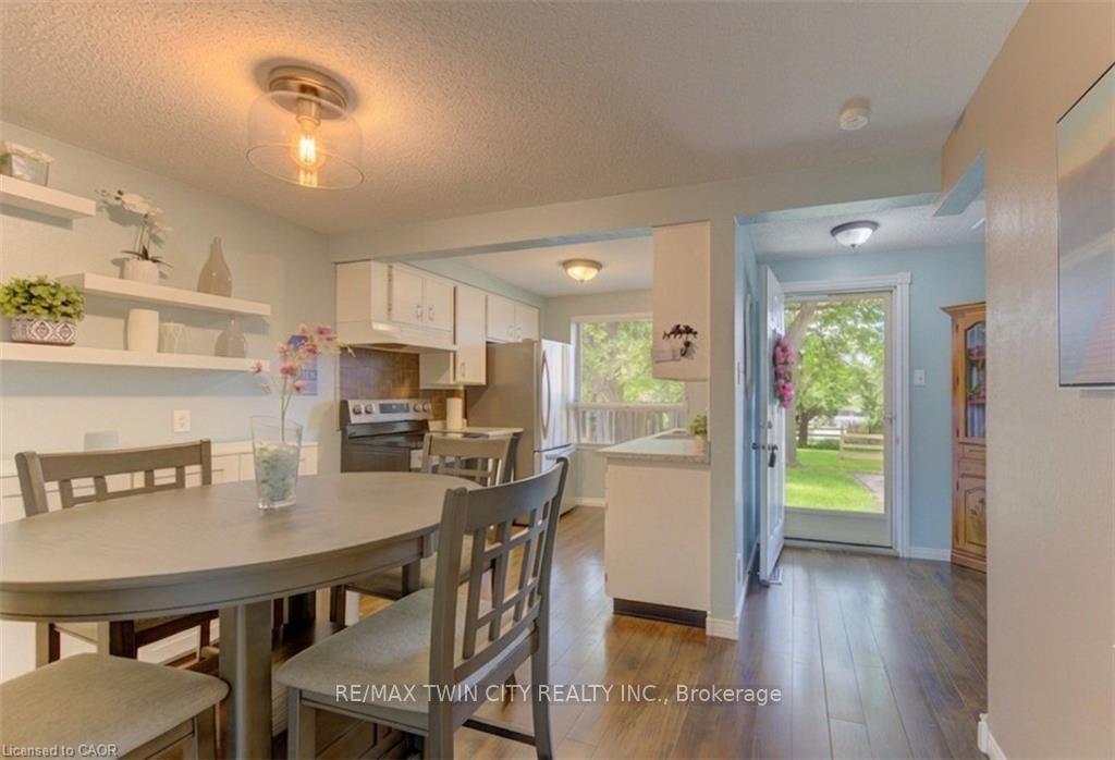 Photo 11 of Unit 22, 280 Thaler Avenue, Kitchener, Chicopee/Freeport — HOMEH