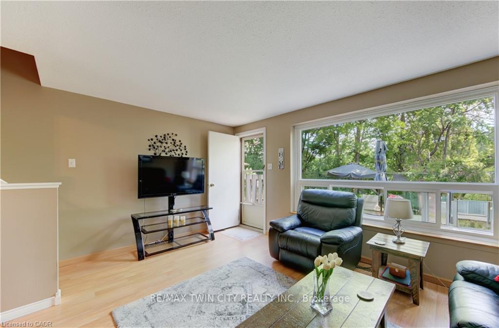 Photo 16 of Unit 22, 280 Thaler Avenue, Kitchener, Chicopee/Freeport — HOMEH
