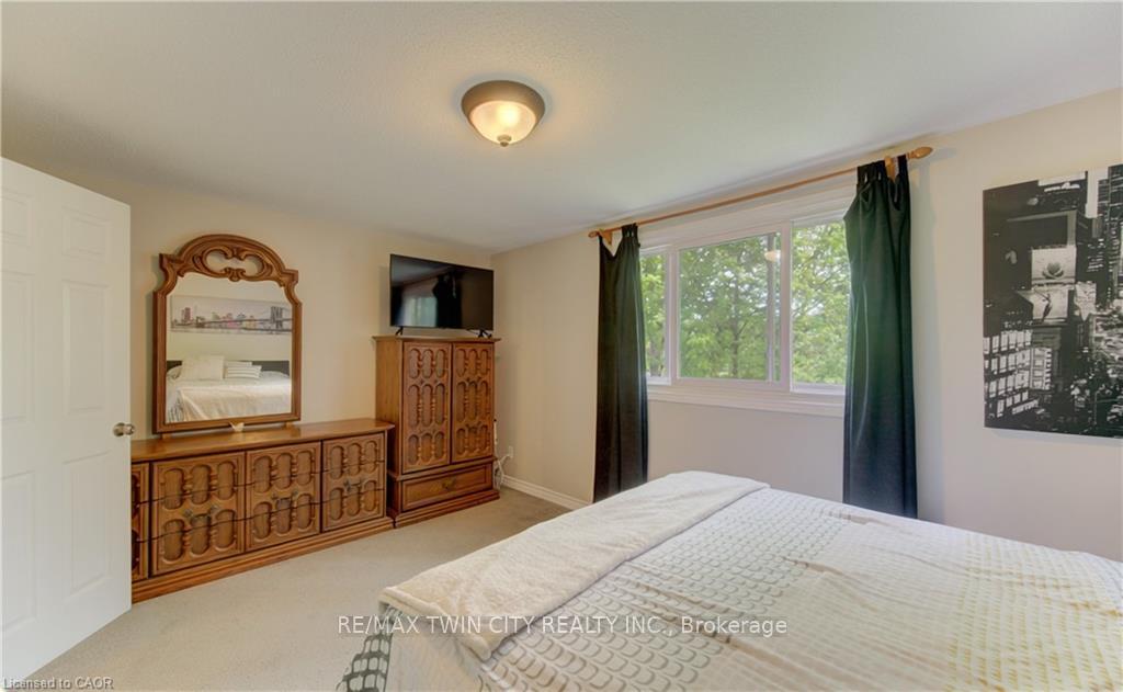 Photo 21 of Unit 22, 280 Thaler Avenue, Kitchener, Chicopee/Freeport — HOMEH