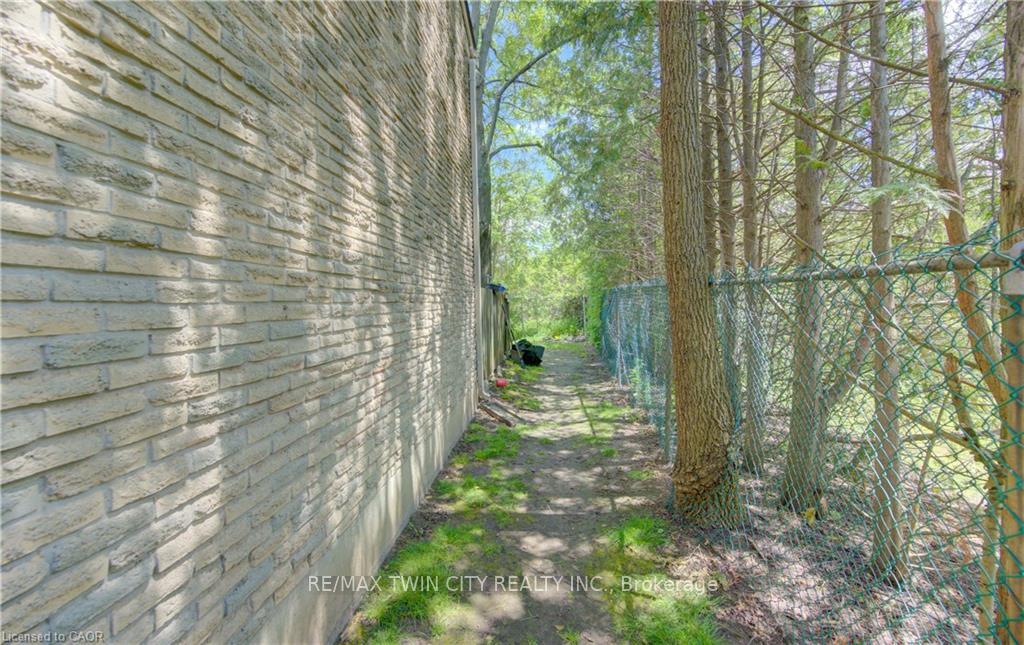 Photo 36 of Unit 22, 280 Thaler Avenue, Kitchener, Chicopee/Freeport — HOMEH