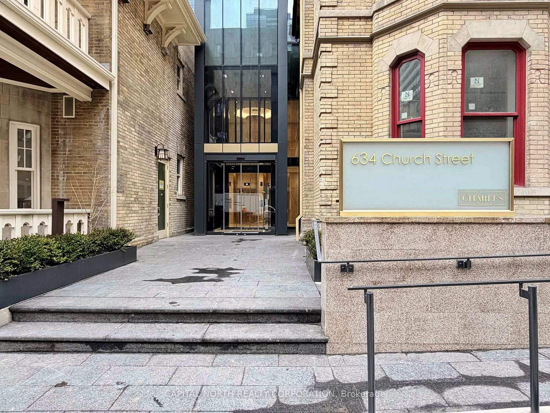 Front of Unit 1010, 634 Church Street