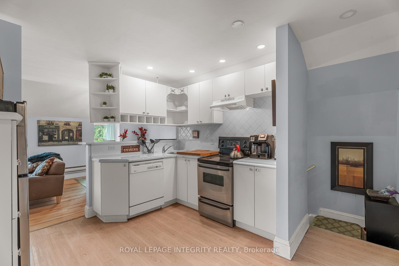 Photo 4 of Unit 3, 339 Chapel Street, Ottawa, Sandy Hill — HOMEH