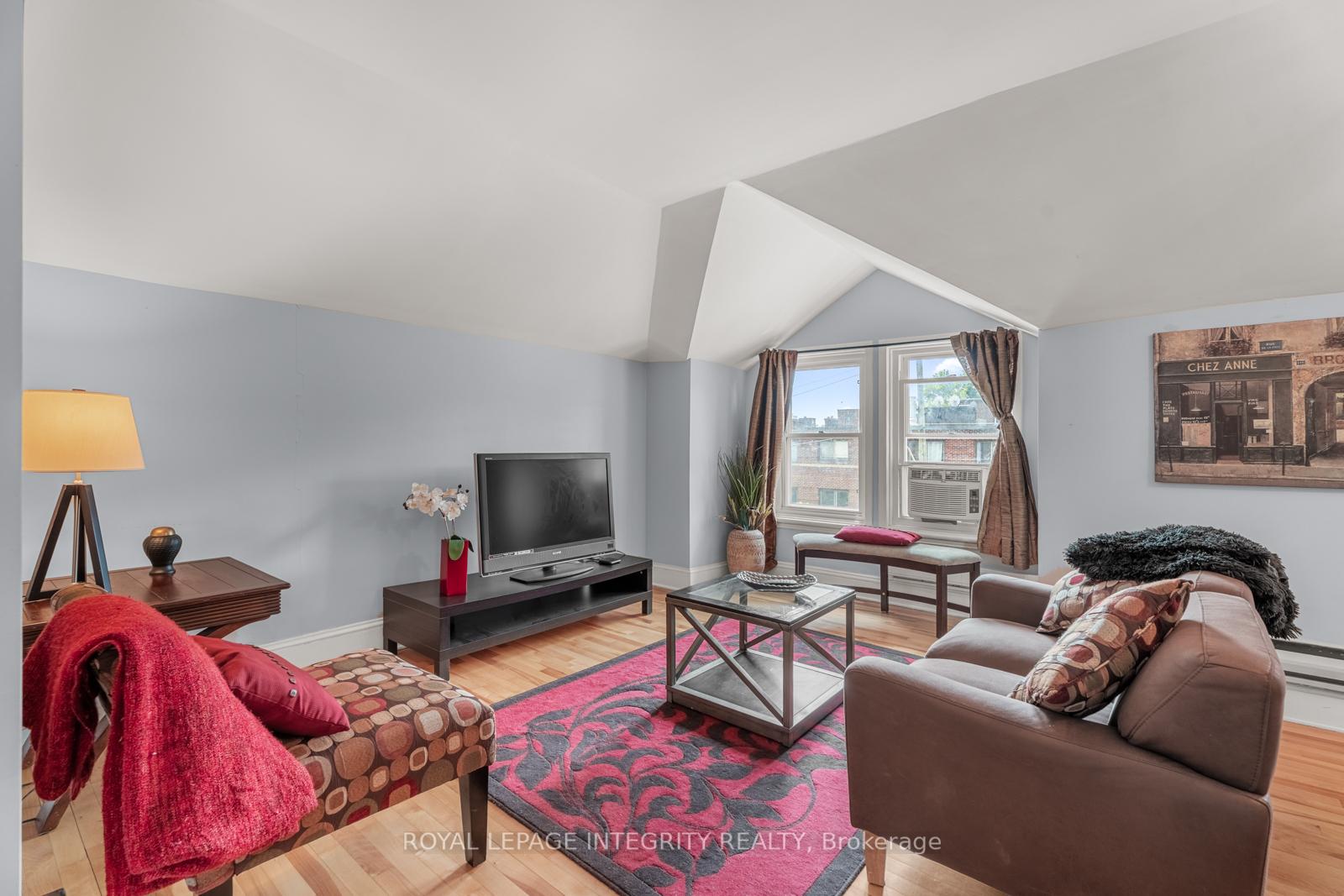Photo 6 of Unit 3, 339 Chapel Street, Ottawa, Sandy Hill — HOMEH