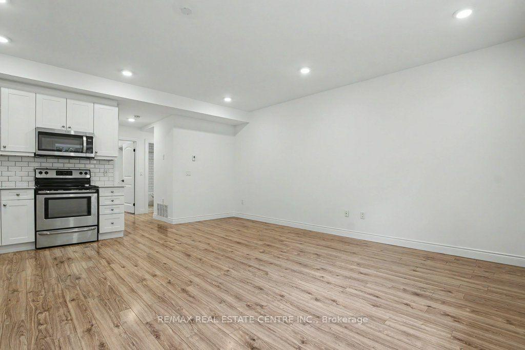 Photo 6 of Unit B105, 112 Union Street E, Waterloo, Uptown Waterloo/North Ward — HOMEH