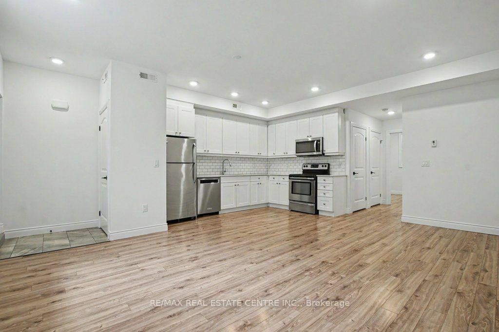 Photo 7 of Unit B105, 112 Union Street E, Waterloo, Uptown Waterloo/North Ward — HOMEH
