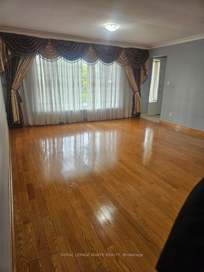 Photo 4 of Unit Main, 16 Cicerella Crescent, Scarborough, Bendale — HOMEH