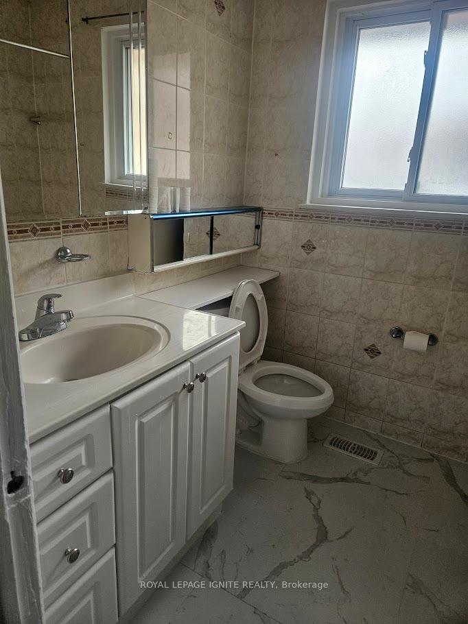Photo 8 of Unit Main, 16 Cicerella Crescent, Scarborough, Bendale — HOMEH