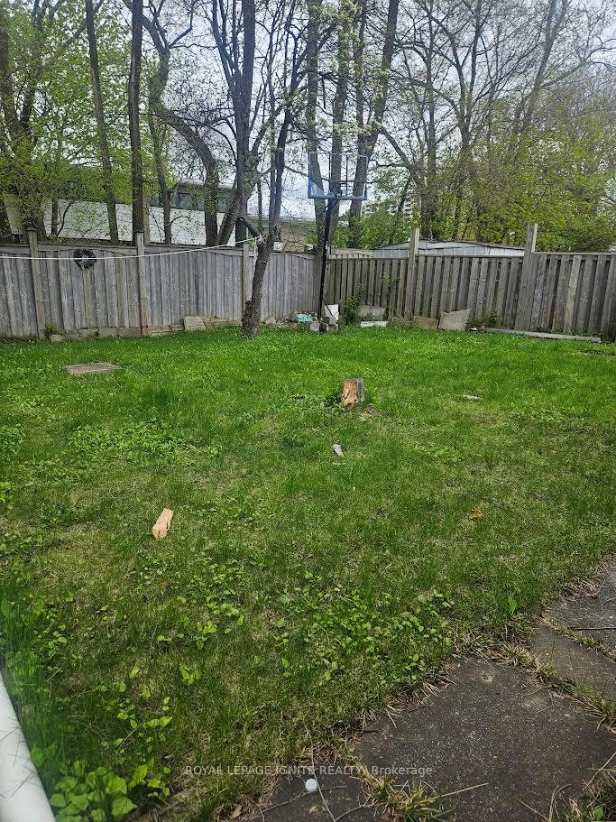 Photo 11 of Unit Main, 16 Cicerella Crescent, Scarborough, Bendale — HOMEH
