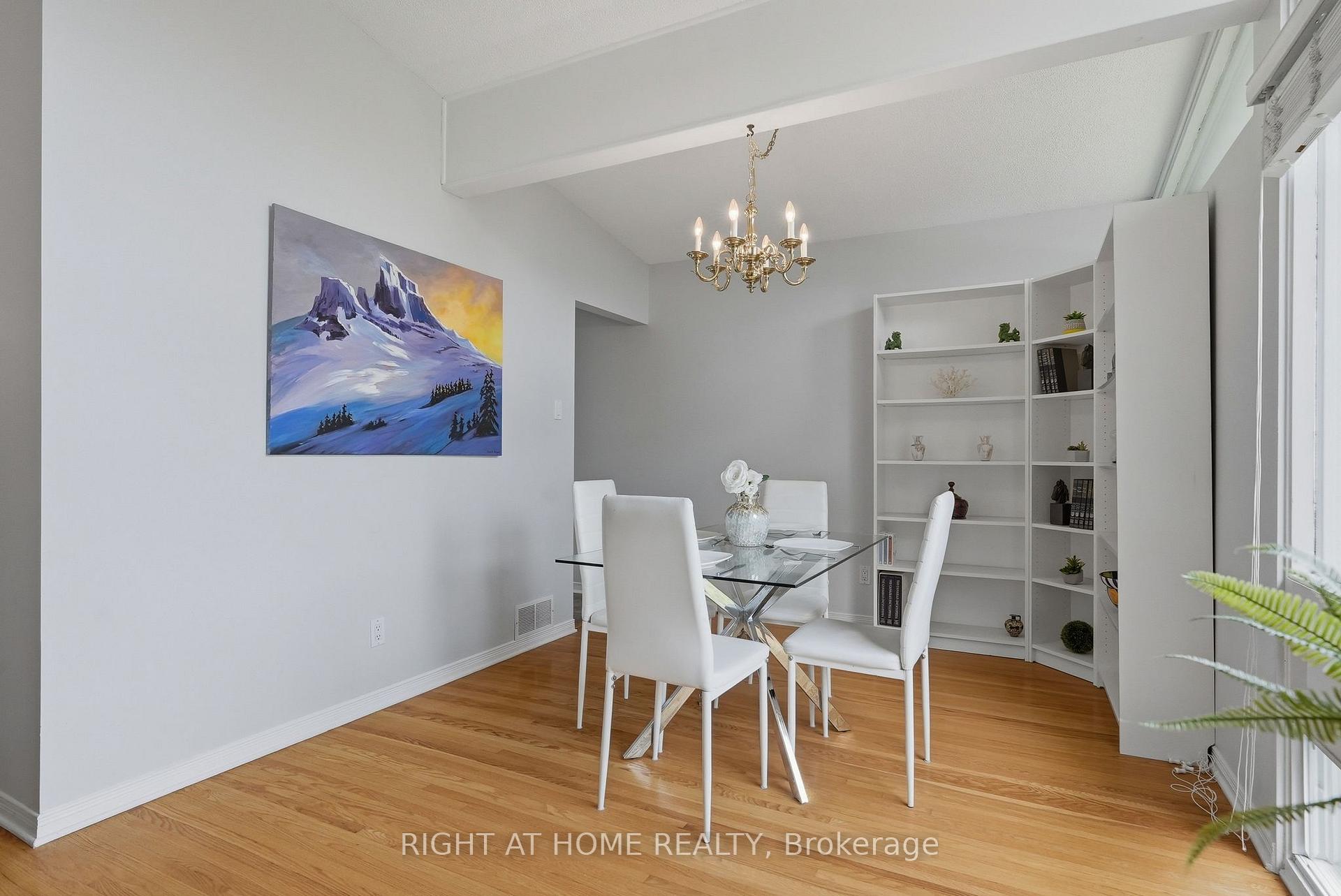 Photo 5 of 1272 Collins Avenue, Ottawa, Alta Vista — HOMEH