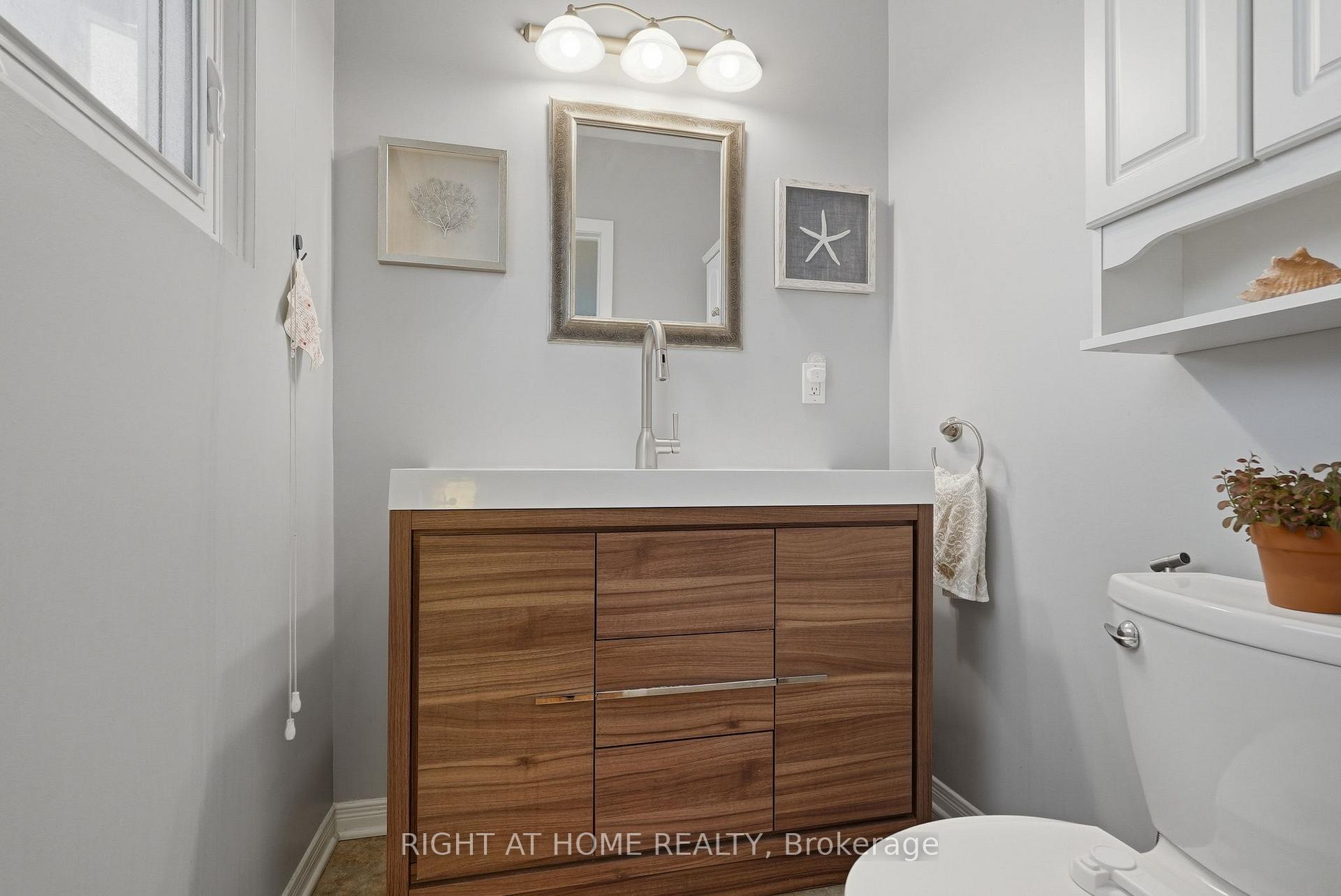 Photo 11 of 1272 Collins Avenue, Ottawa, Alta Vista — HOMEH