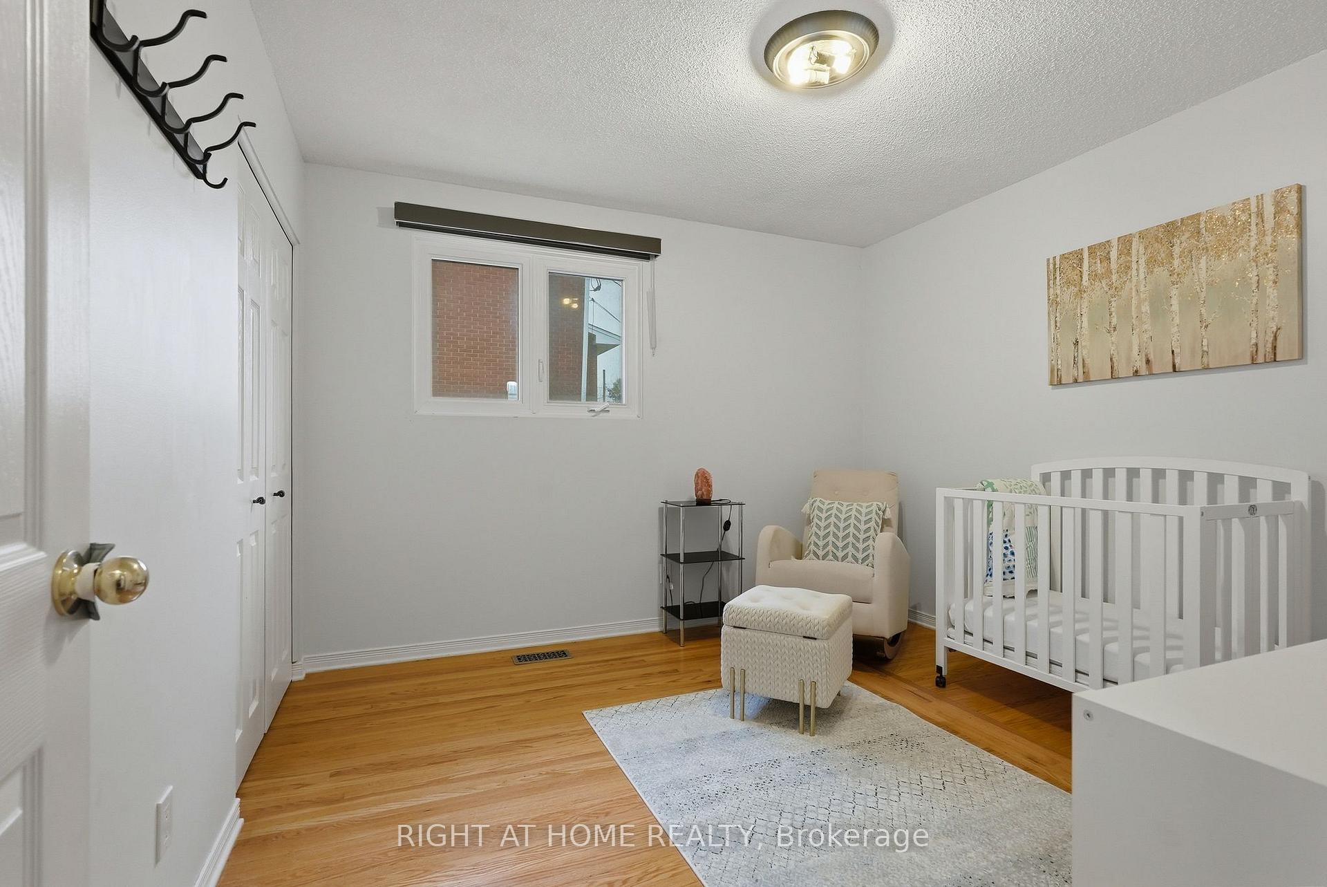 Photo 15 of 1272 Collins Avenue, Ottawa, Alta Vista — HOMEH