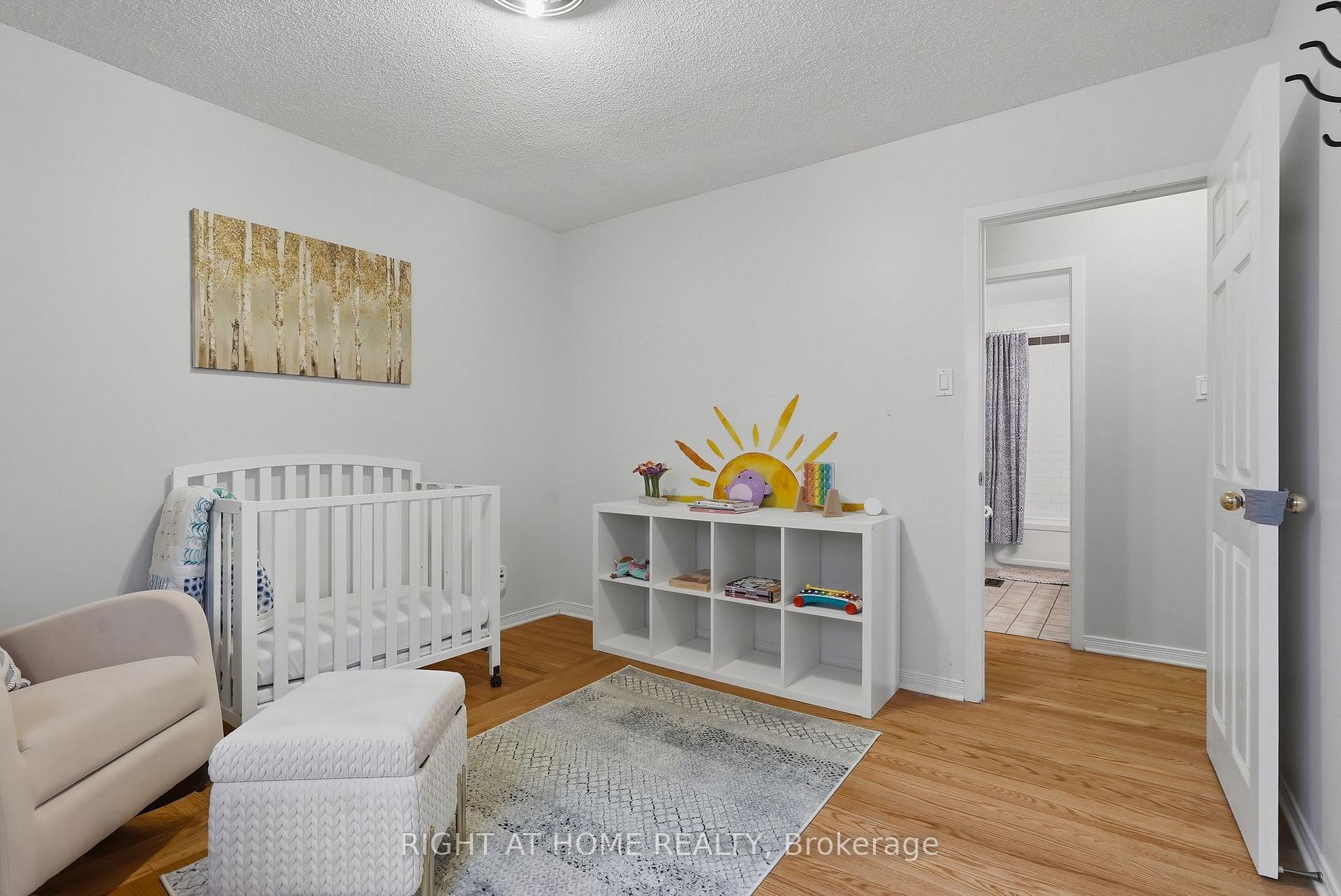 Photo 16 of 1272 Collins Avenue, Ottawa, Alta Vista — HOMEH