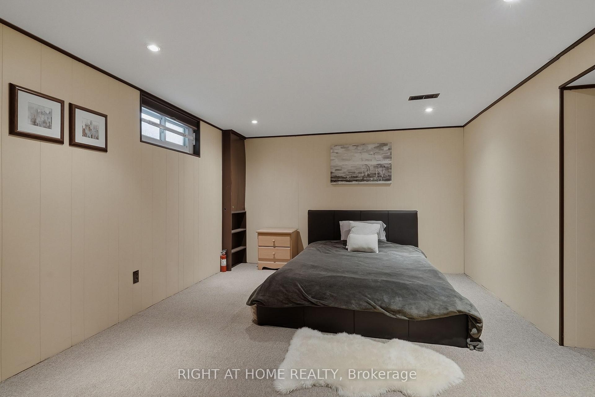 Photo 21 of 1272 Collins Avenue, Ottawa, Alta Vista — HOMEH