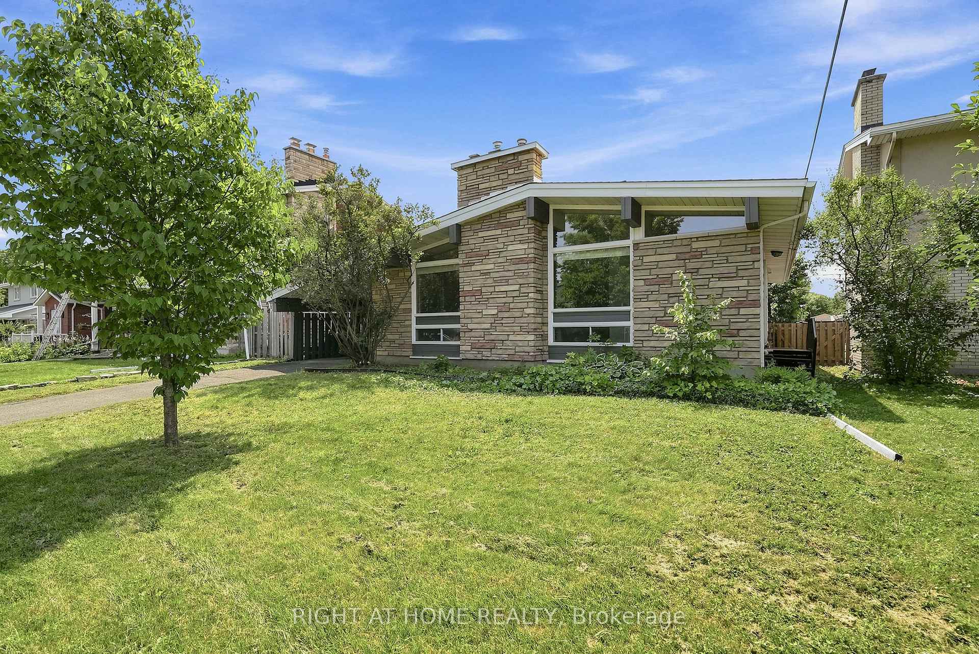 Photo 28 of 1272 Collins Avenue, Ottawa, Alta Vista — HOMEH