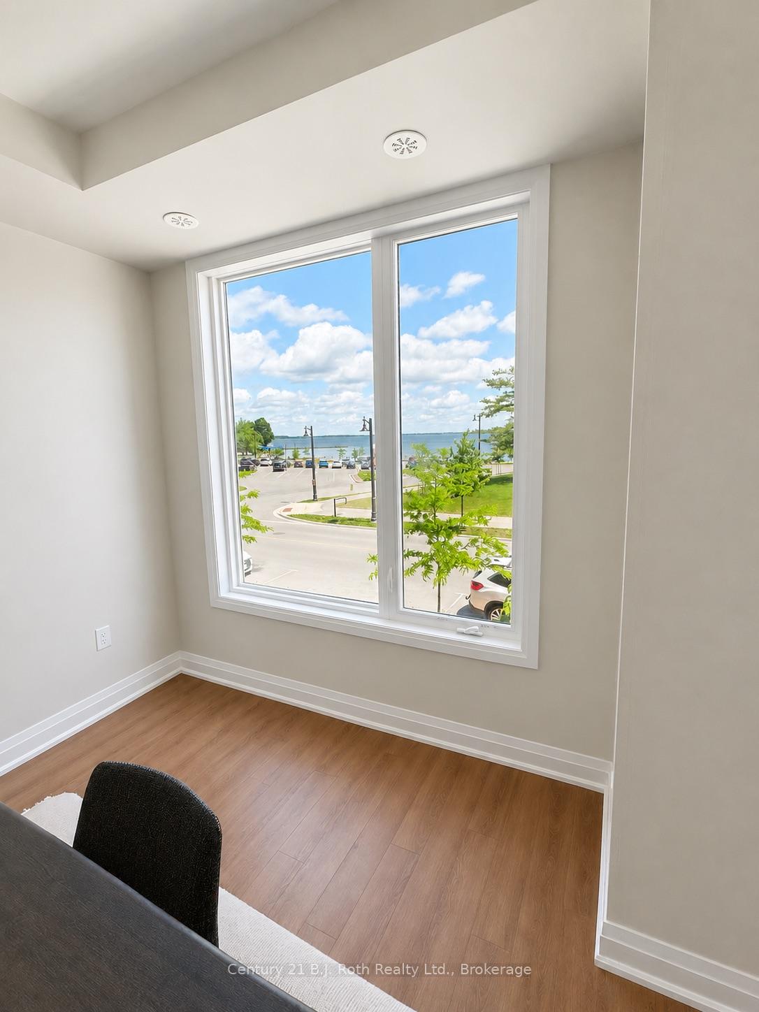 Photo 5 of 81 Lightfoot Drive, Orillia — HOMEH