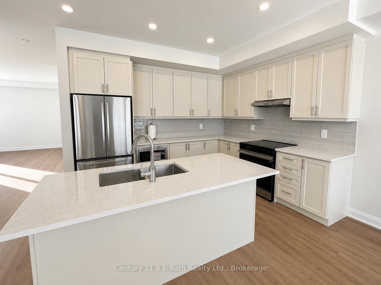 Photo 6 of 81 Lightfoot Drive, Orillia — HOMEH