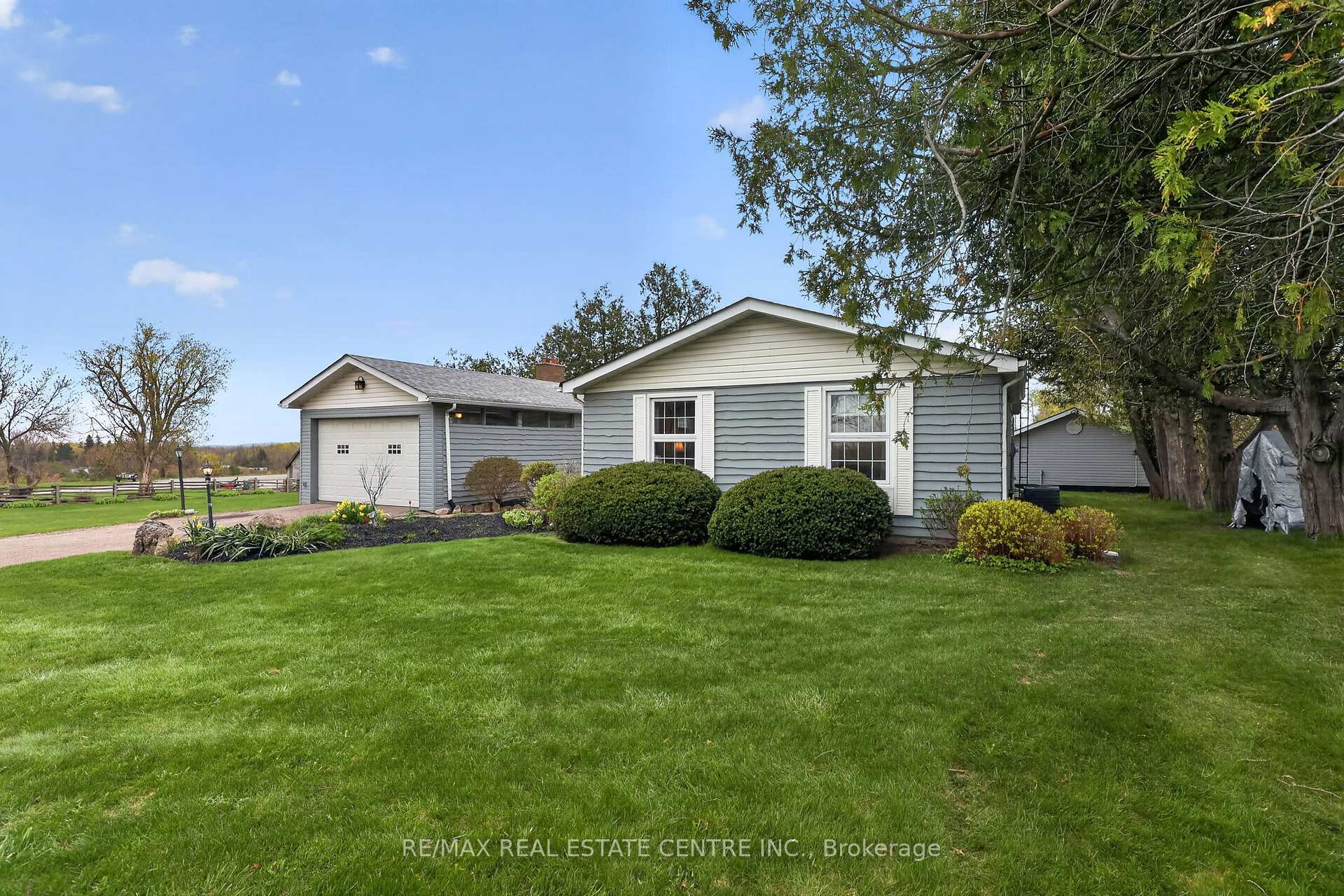 Photo 3 of 19290 Hurontario Street, Caledon, Rural Caledon — HOMEH