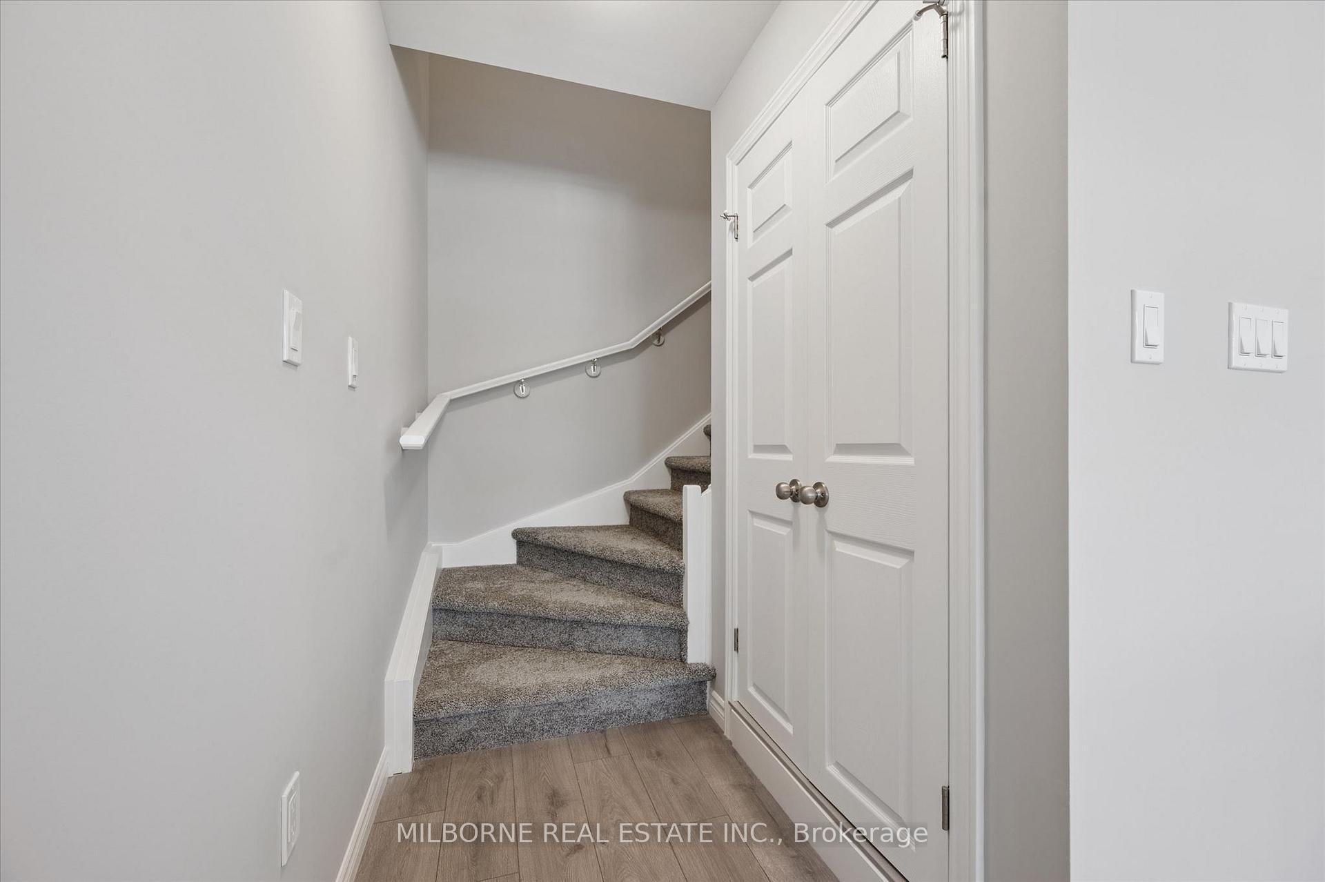 Photo 33 of 38 Arabella Drive, Guelph, Kortright East — HOMEH