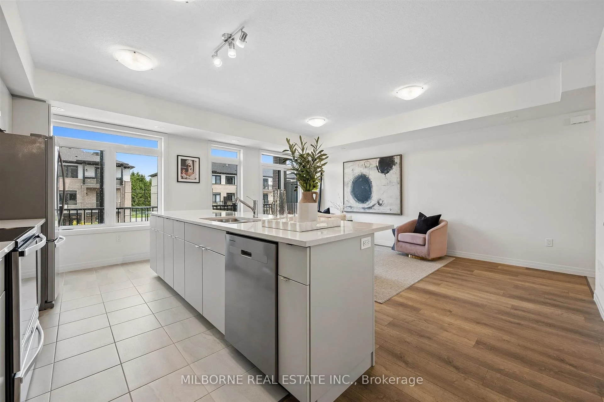 Photo 22 of 38 Arabella Drive, Guelph, Kortright East — HOMEH