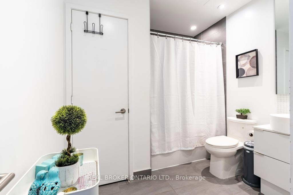 Photo 23 of Unit 1601, 185 Roehampton Avenue S, Toronto, Mount Pleasant West — HOMEH