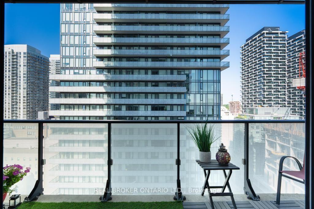 Photo 33 of Unit 1601, 185 Roehampton Avenue S, Toronto, Mount Pleasant West — HOMEH