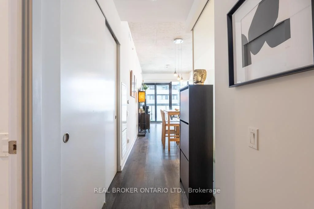Photo 3 of Unit 1601, 185 Roehampton Avenue S, Toronto, Mount Pleasant West — HOMEH