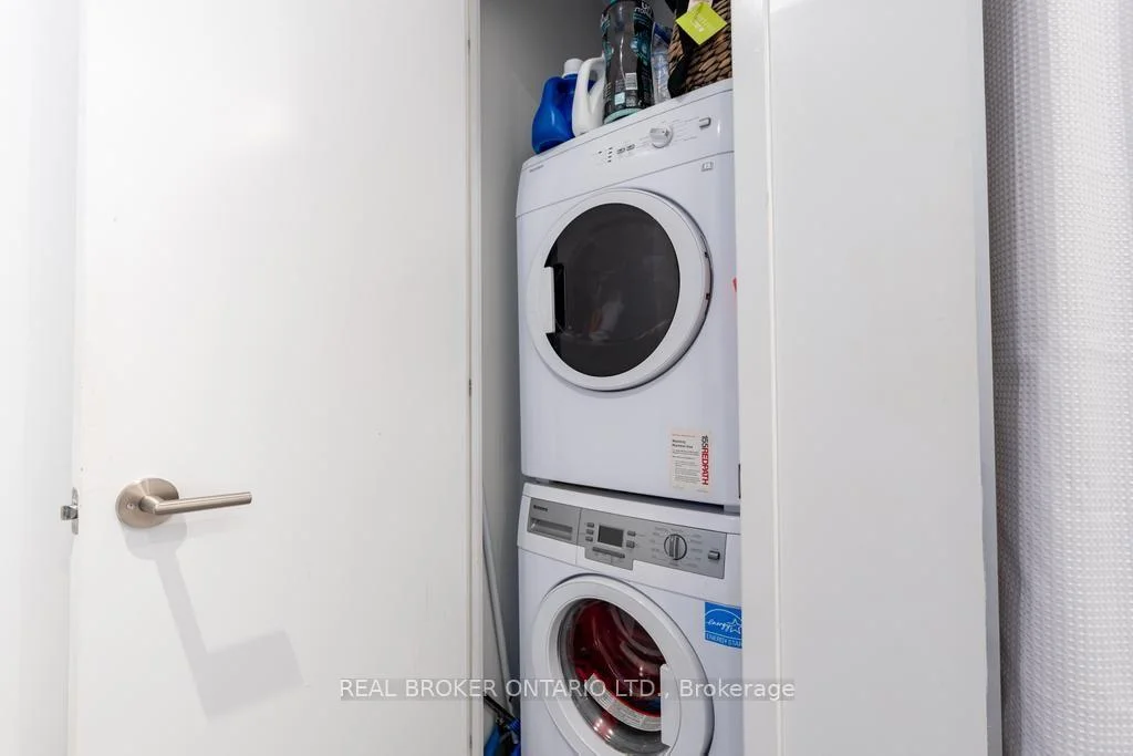 Photo 32 of Unit 1601, 185 Roehampton Avenue S, Toronto, Mount Pleasant West — HOMEH