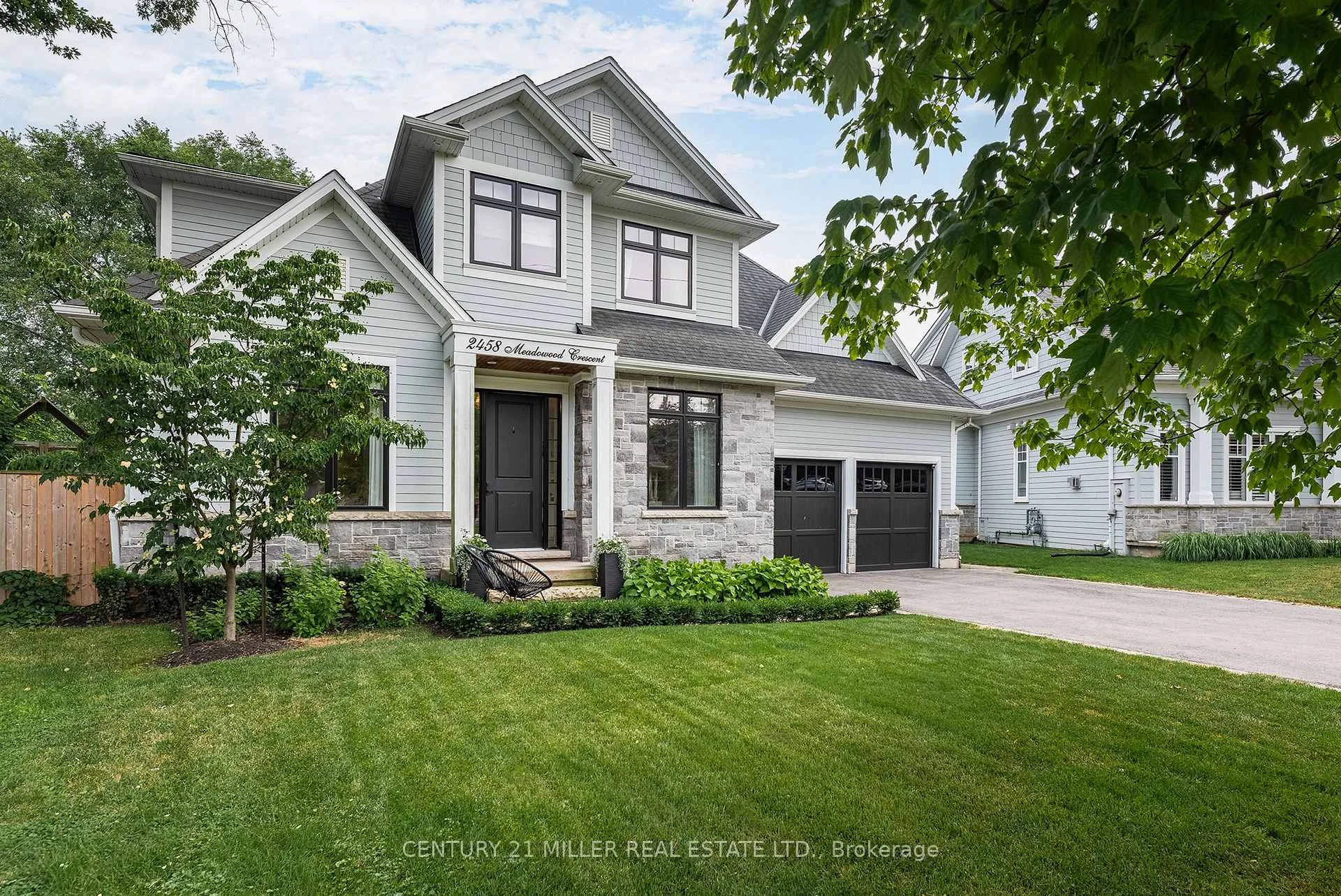 Photo 3 of 2458 Meadowood Crescent, Oakville, Bronte — HOMEH