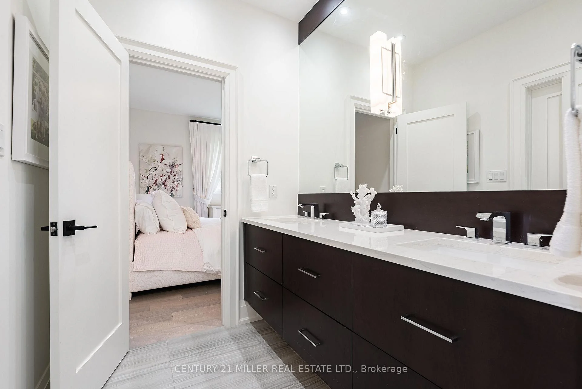 Photo 100 of 2458 Meadowood Crescent, Oakville, Bronte — HOMEH